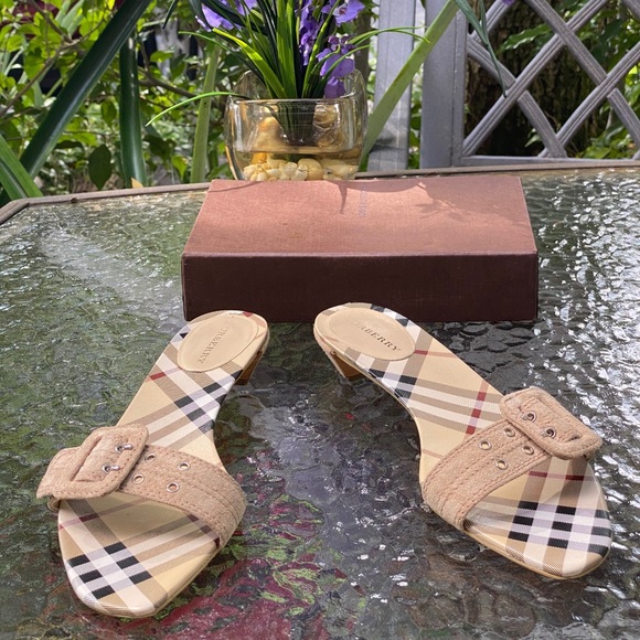 Burberry Beige Nova Check Suede Sandals - Picture 12 of 16